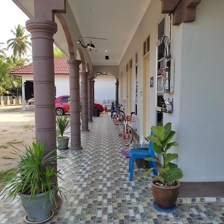 Desa Besut Inn Kampung Kuala Besut Exterior photo